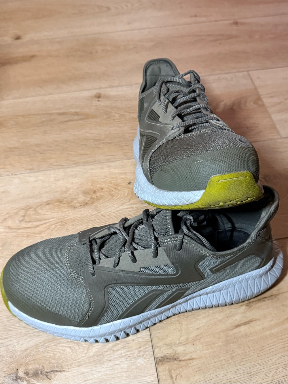 Reebok Men's Olive/Tan Lightweight Composite Toe Sneakers